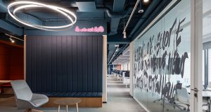 Décoration Street Art. Vitrophanie. Awards Innovation